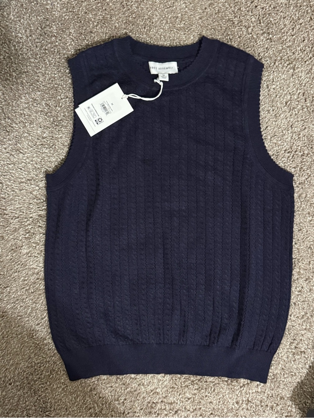Club Monaco Women’s Navy Cable Knit V-Neck Sweater Vest